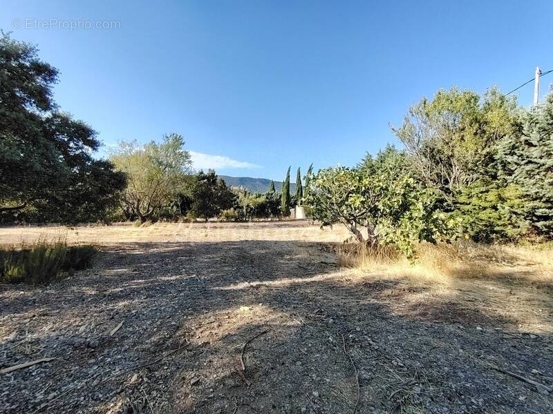 Terrain à CUCURON