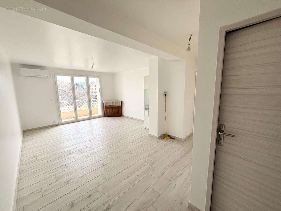 Appartement à SANARY-SUR-MER