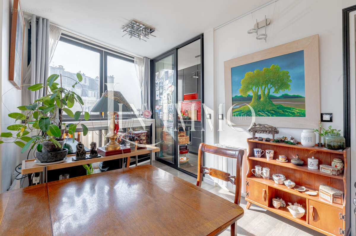 Appartement à PARIS-16E