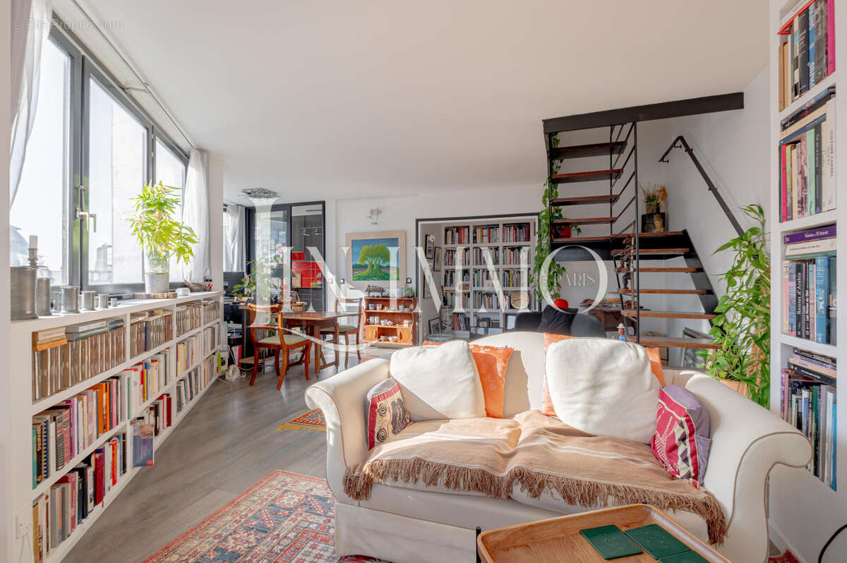 Appartement à PARIS-16E