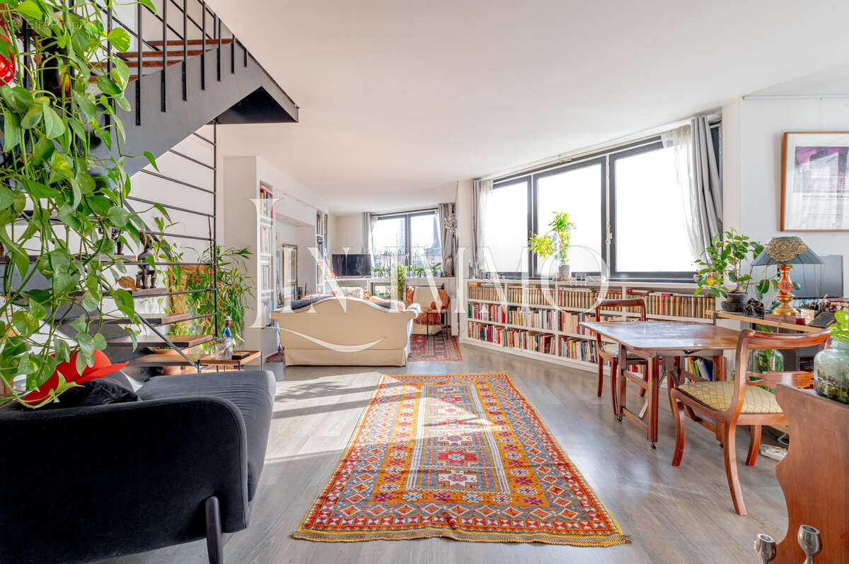 Appartement à PARIS-16E