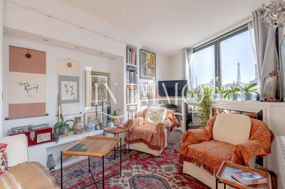 Appartement à PARIS-16E