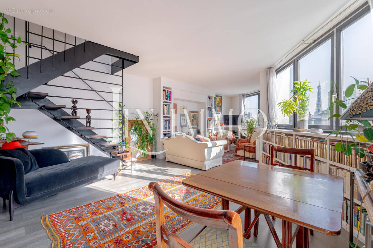 Appartement à PARIS-16E