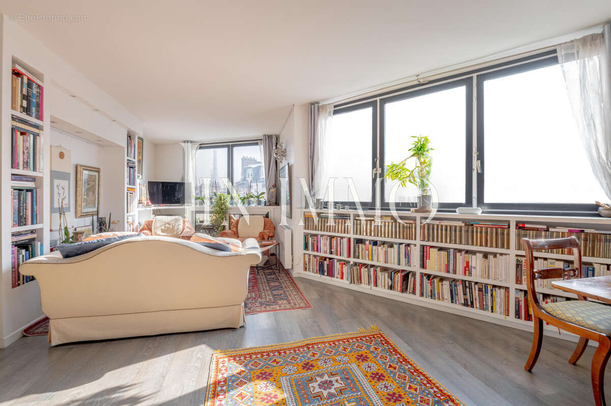 Appartement à PARIS-16E