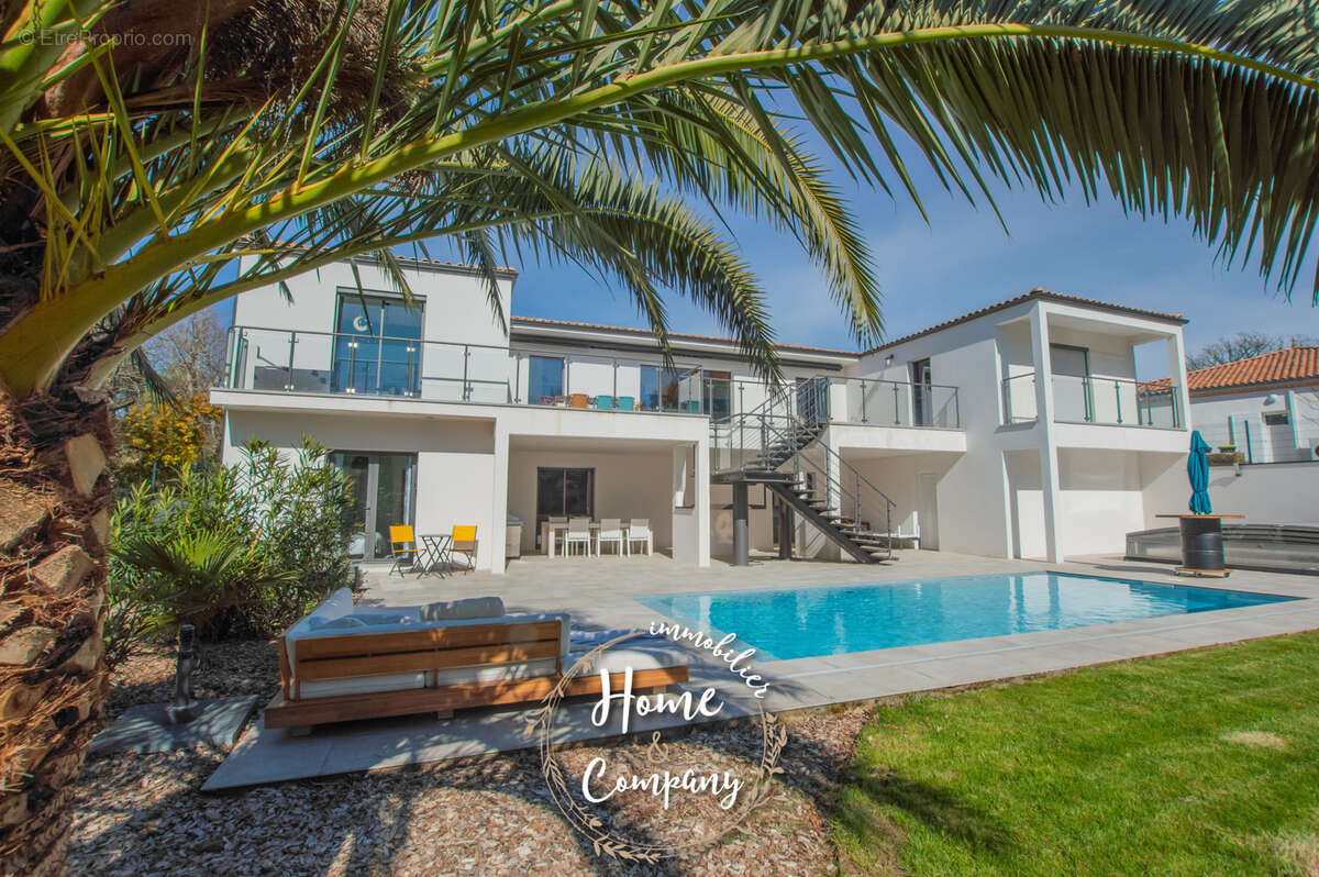 Maison à LES MATHES