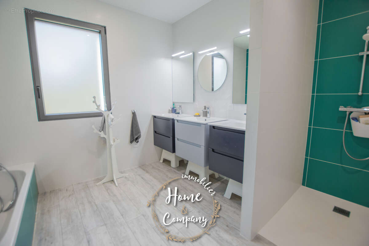 Maison à LES MATHES