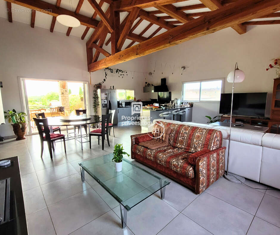 Maison à VALLON-PONT-D'ARC