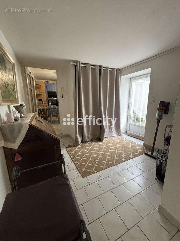 Maison à SAINT-JEAN-DE-LIVERSAY