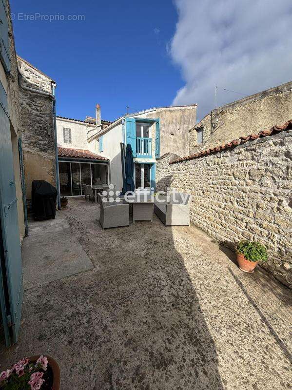 Maison à SAINT-JEAN-DE-LIVERSAY