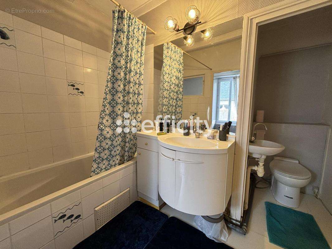 Maison à SAINT-JEAN-DE-LIVERSAY