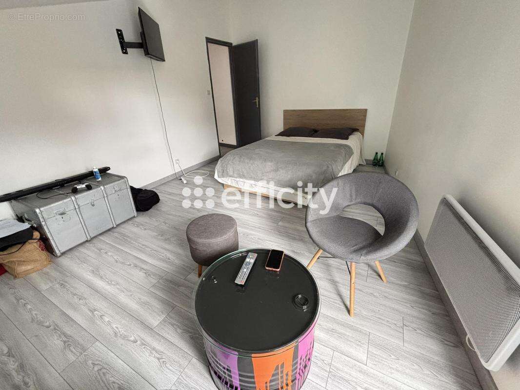 Maison à SAINT-JEAN-DE-LIVERSAY