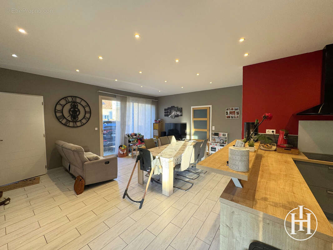 Maison à SAINT-AMAND-MONTROND