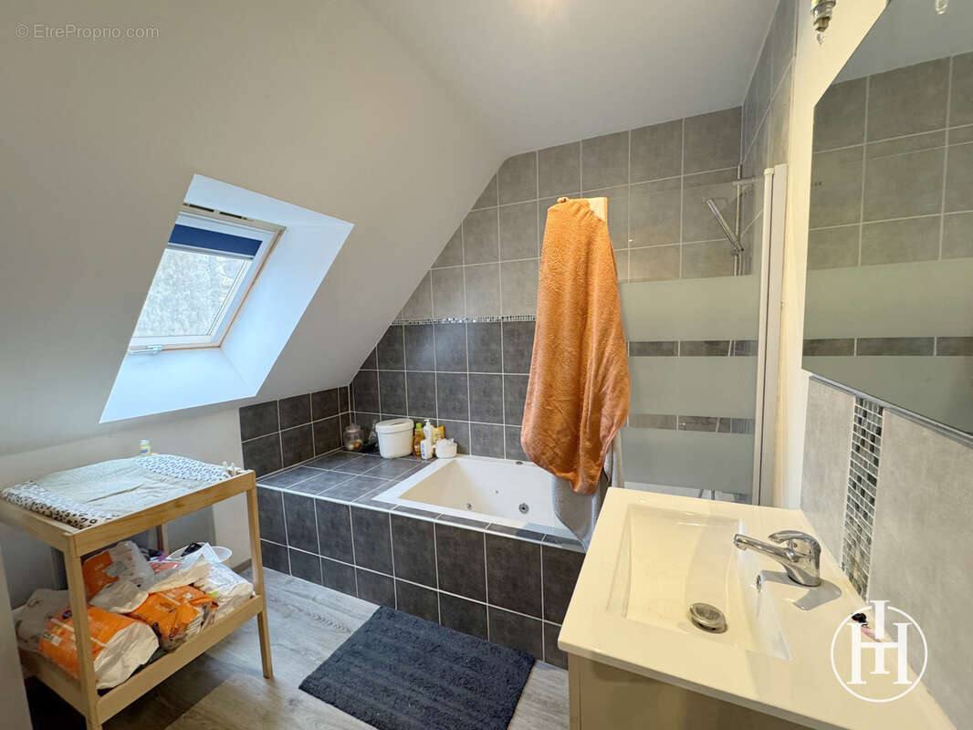 Maison à SAINT-AMAND-MONTROND