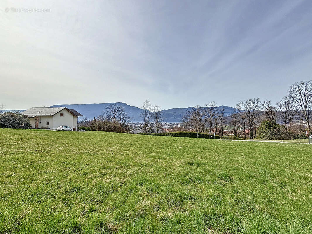 Terrain à GRESY-SUR-AIX