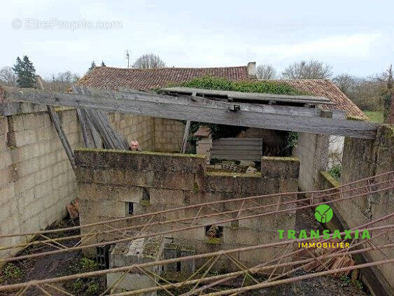 Maison à CURZAY-SUR-VONNE