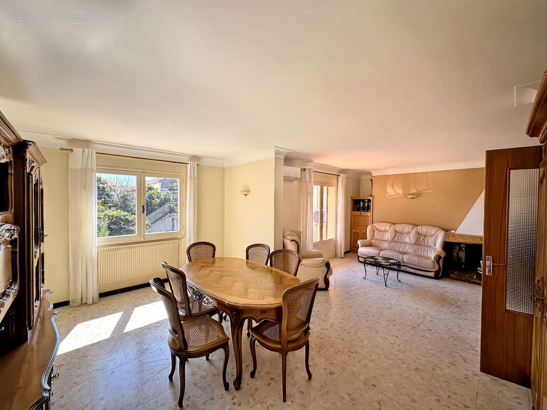 Maison à LA LONDE-LES-MAURES