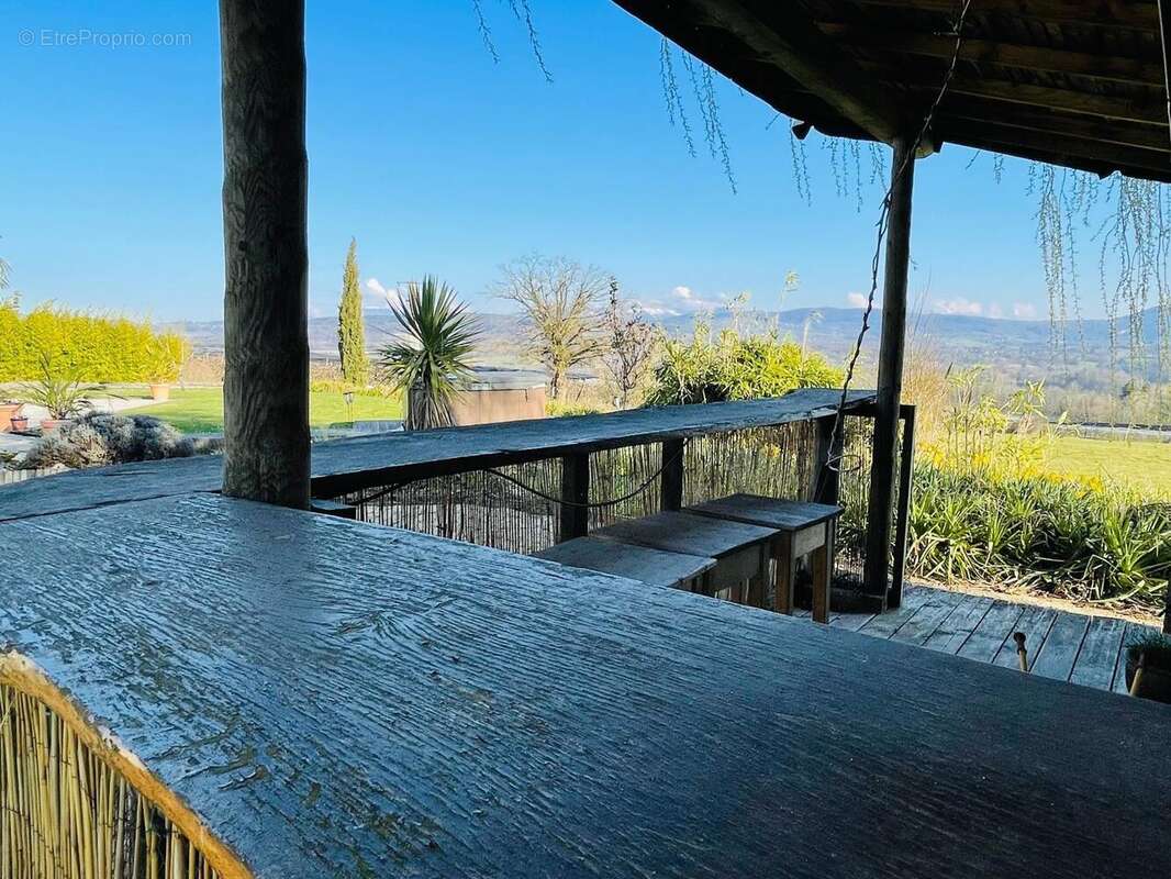 Maison à CONTAMINE-SARZIN