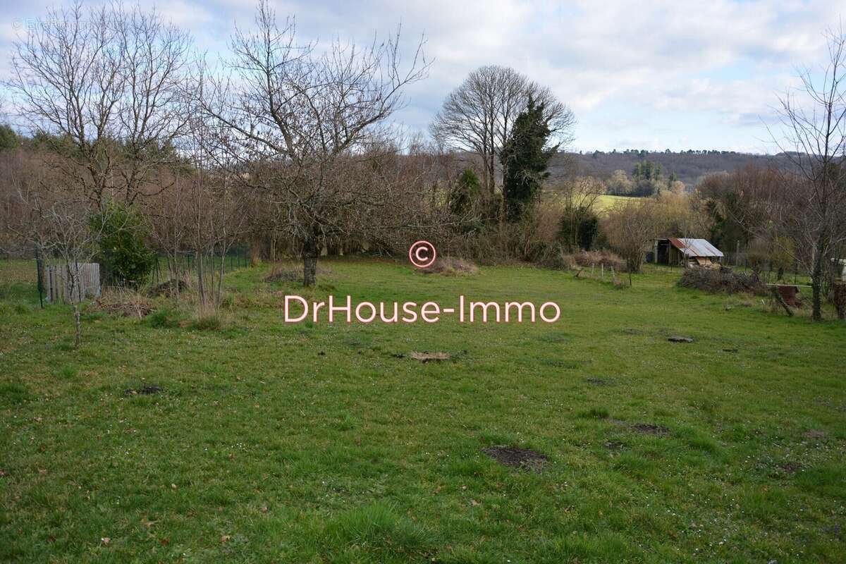 Terrain à BUSSIERE-GALANT