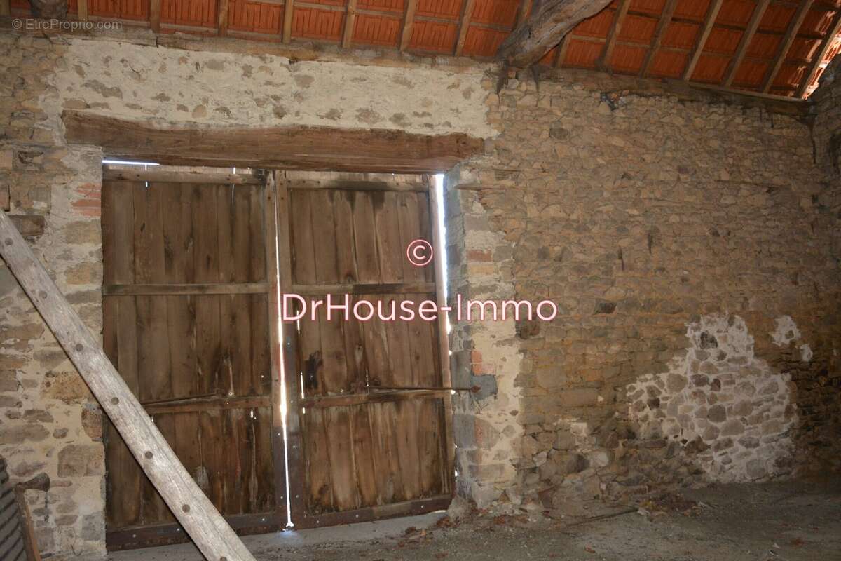 Terrain à BUSSIERE-GALANT