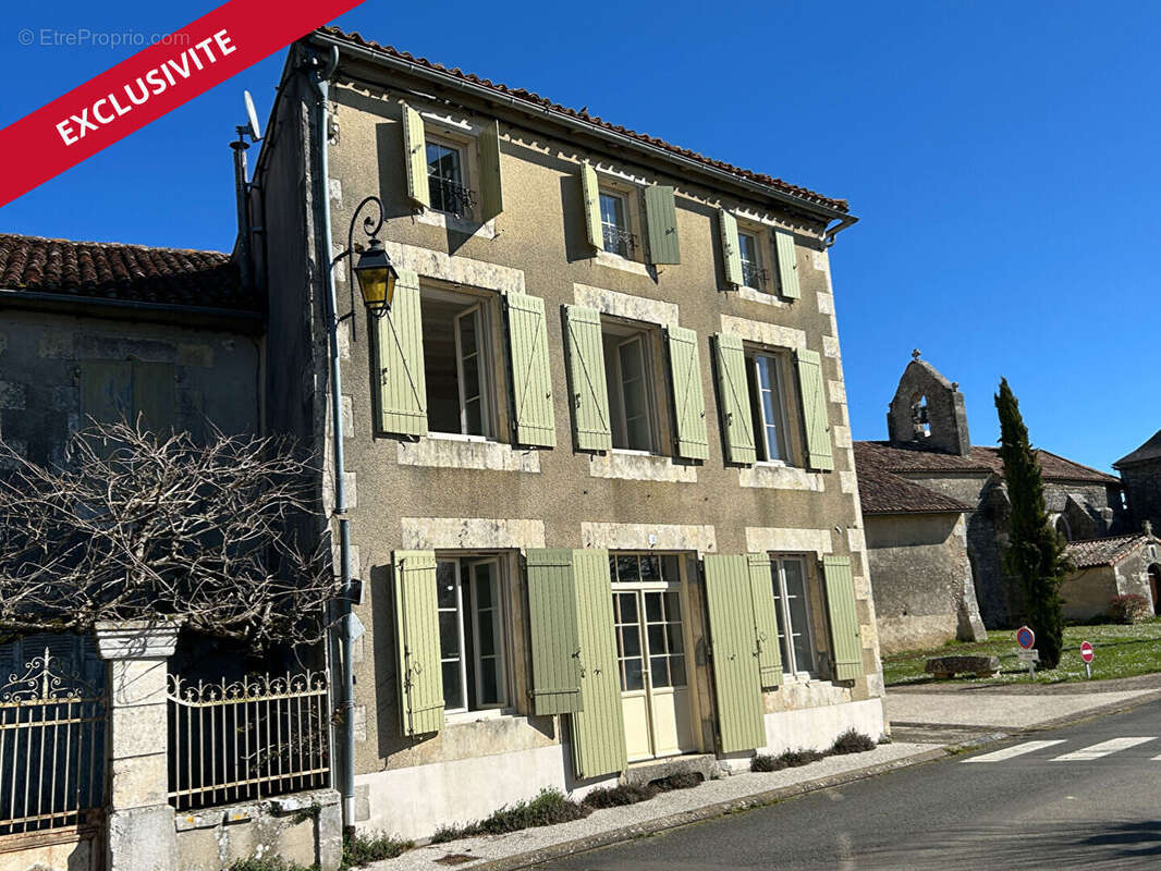 Maison à CHAMPNIERS