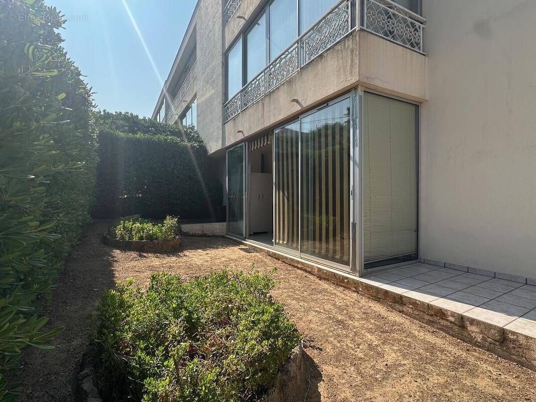 Appartement à SIX-FOURS-LES-PLAGES