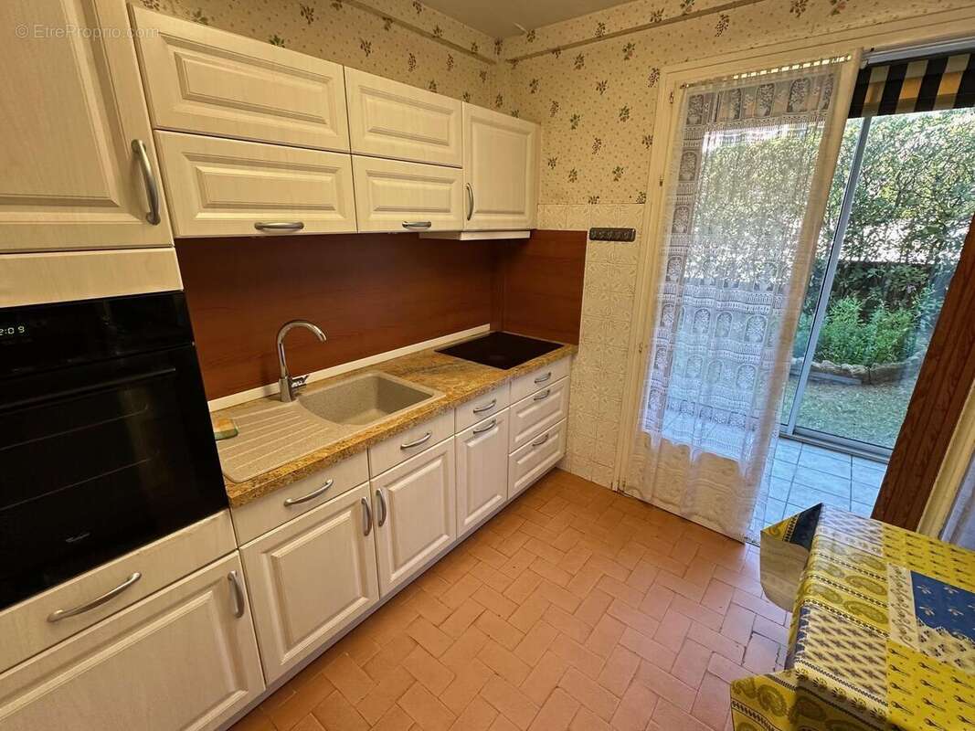 Appartement à SIX-FOURS-LES-PLAGES