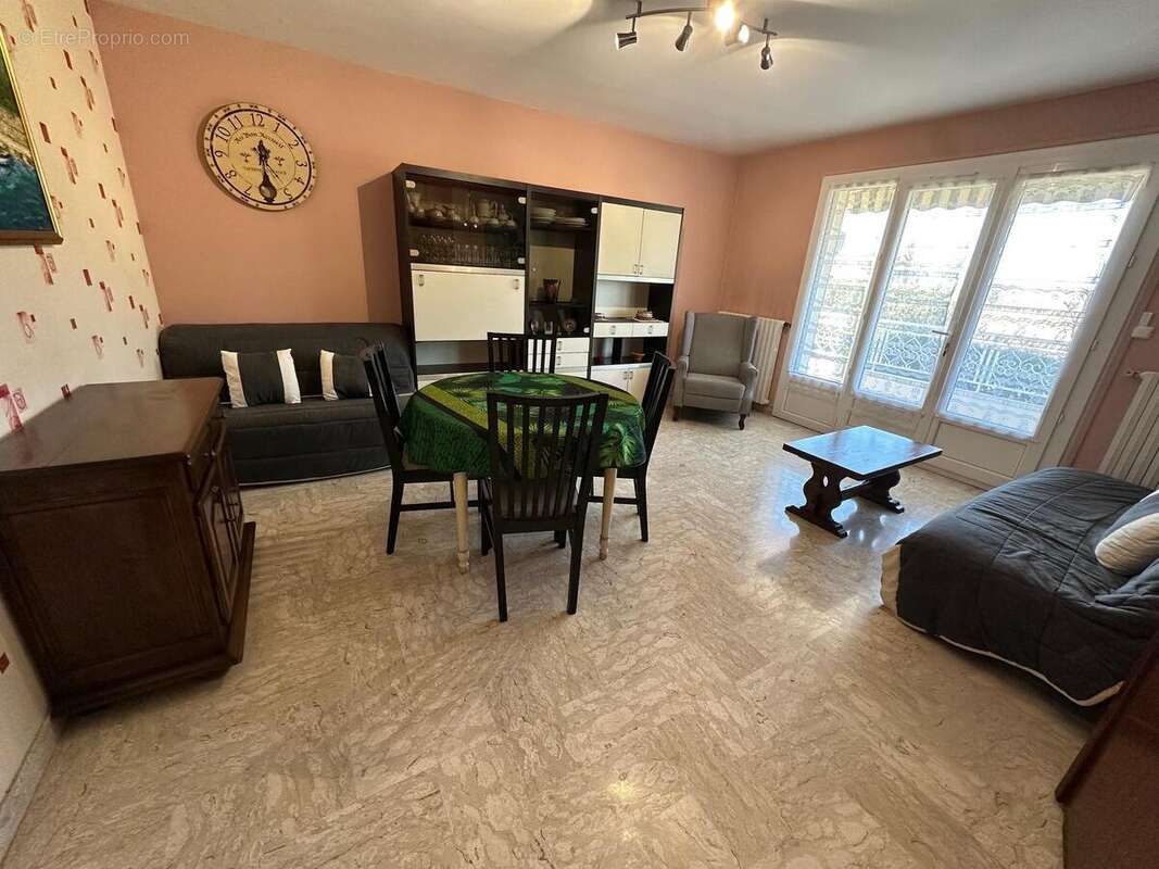 Appartement à SIX-FOURS-LES-PLAGES