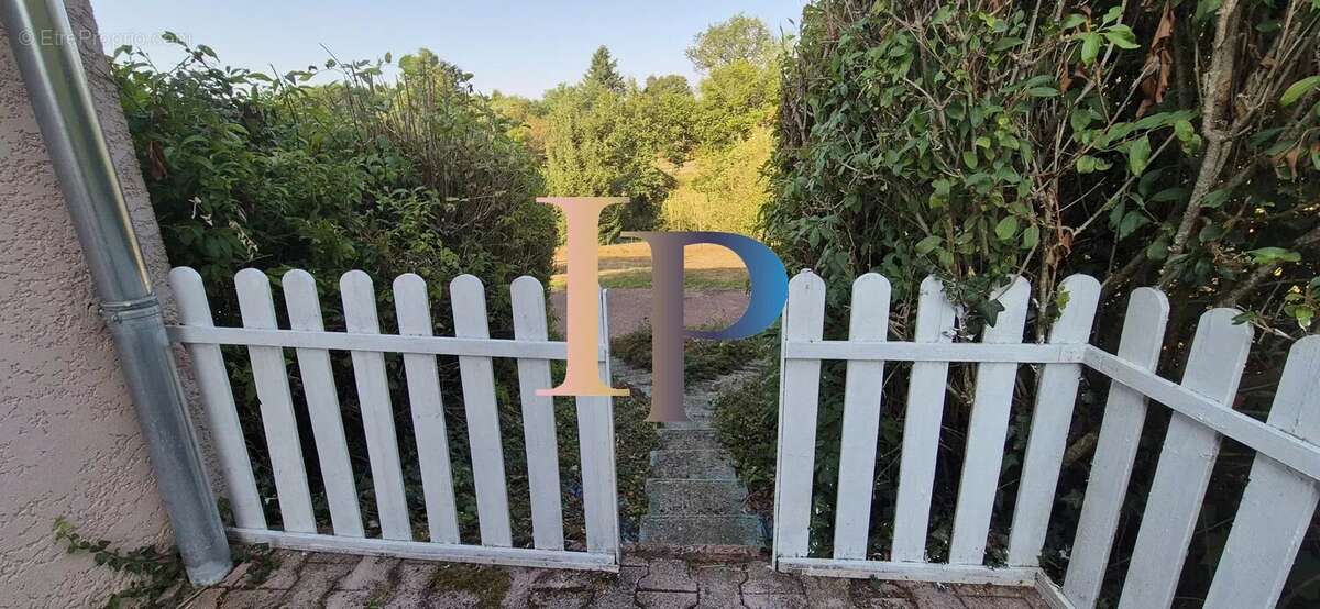 Maison à LA CLAYETTE