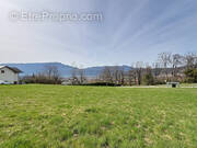 Terrain à GRESY-SUR-AIX