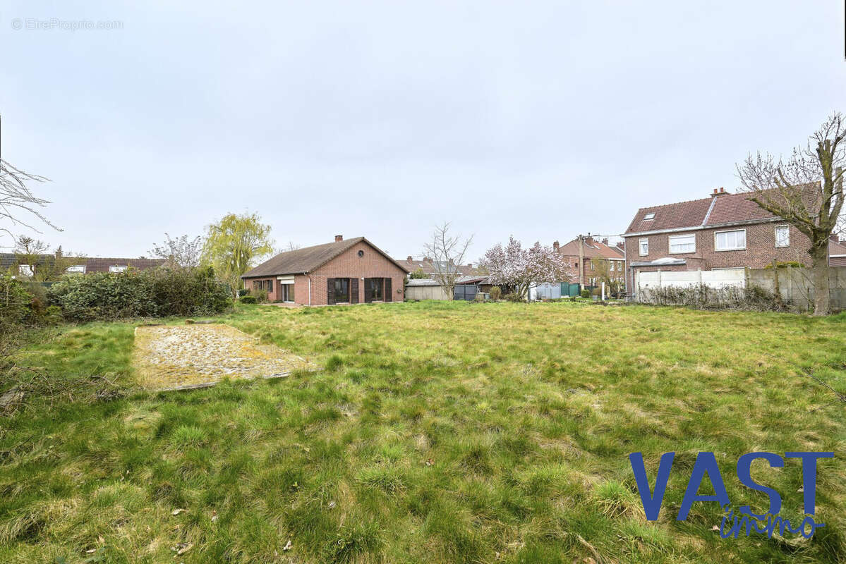 Maison à NEUVILLE-EN-FERRAIN