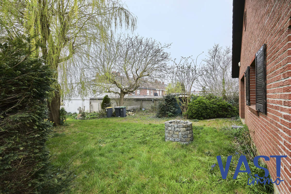 Maison à NEUVILLE-EN-FERRAIN