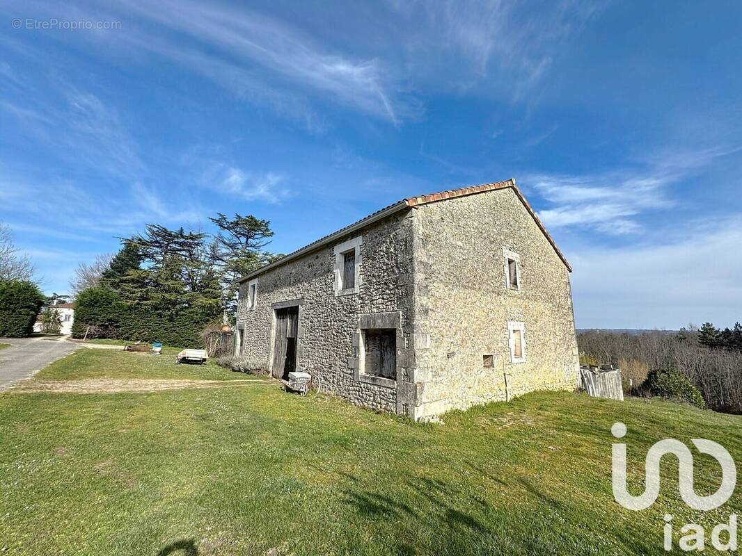 Photo 1 - Maison à MONTBRON