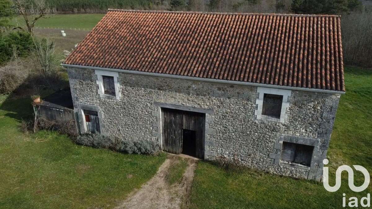 Photo 2 - Maison à MONTBRON