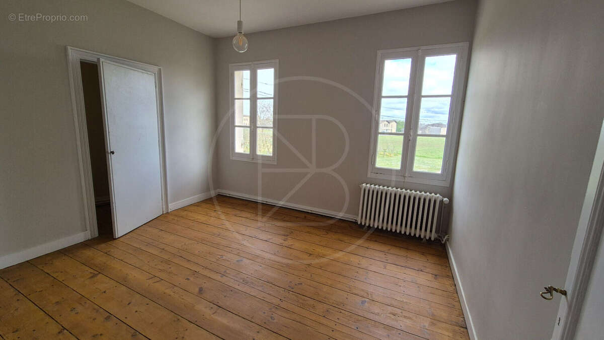 Maison à SAINT-EMILION