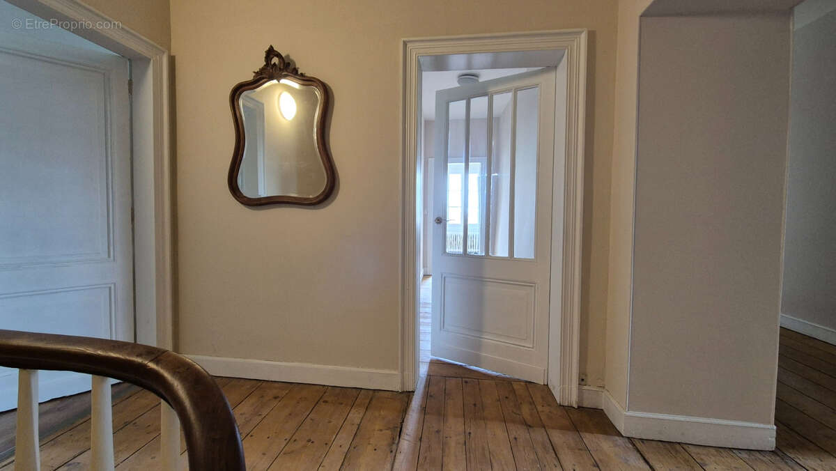 Maison à SAINT-EMILION