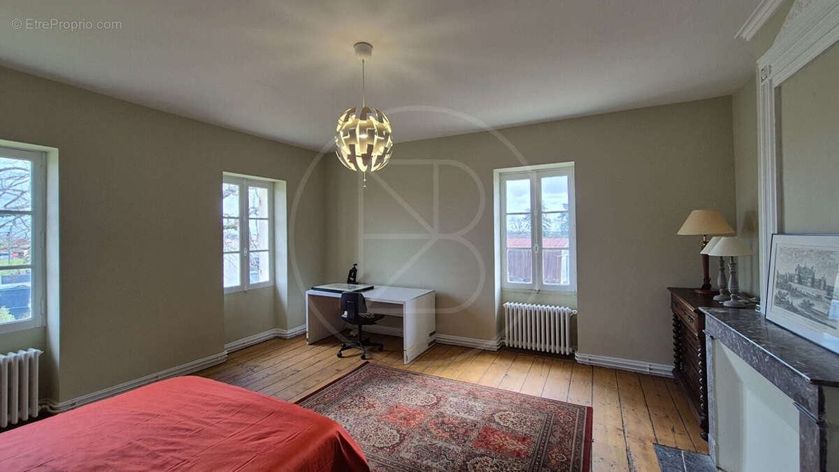 Maison à SAINT-EMILION