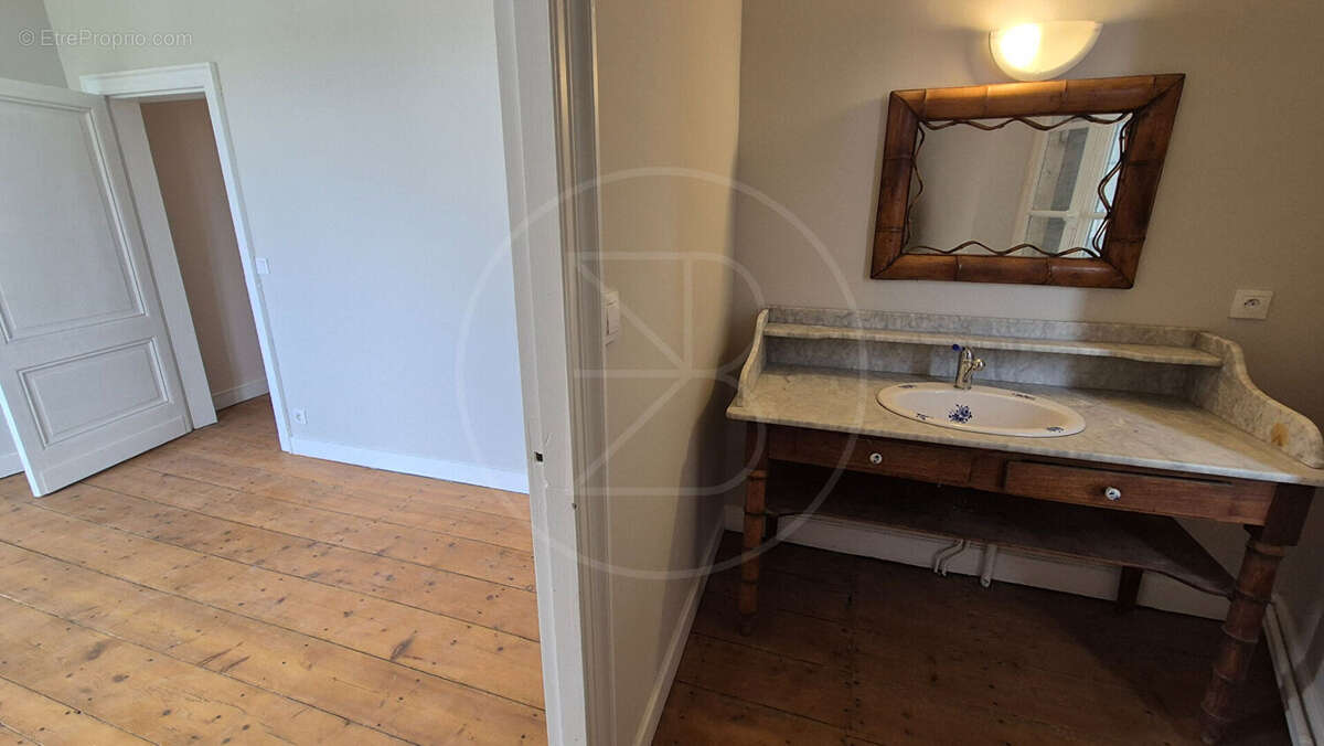 Maison à SAINT-EMILION