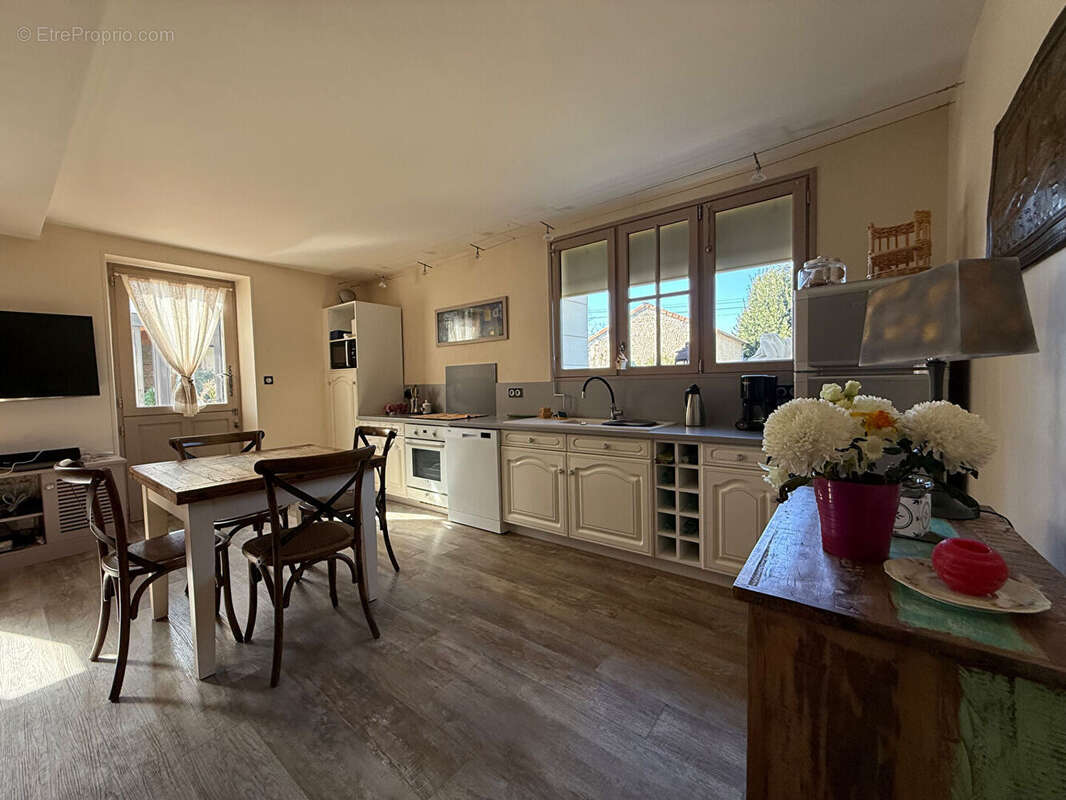 Maison à LA TOUR-SAINT-GELIN