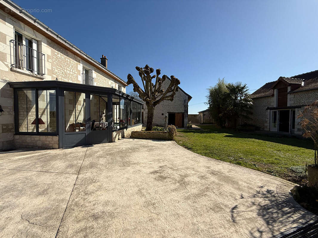 Maison à LA TOUR-SAINT-GELIN