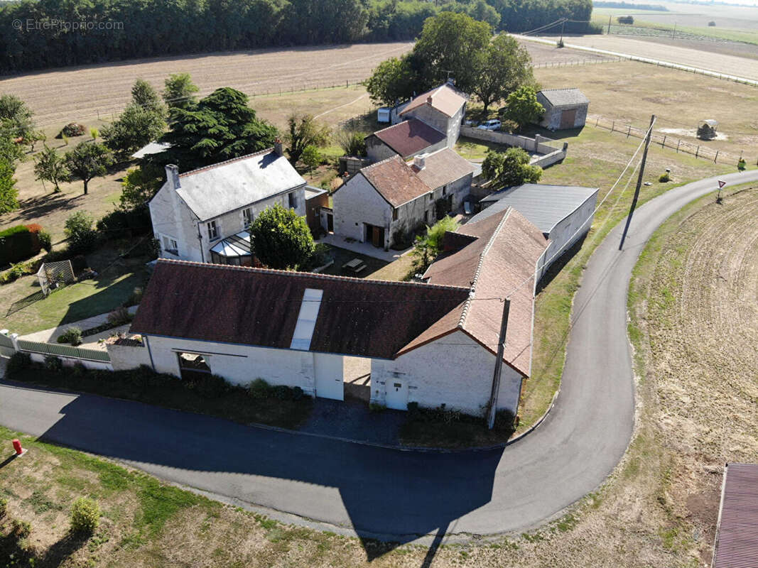 Maison à LA TOUR-SAINT-GELIN