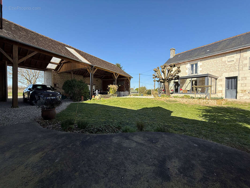 Maison à LA TOUR-SAINT-GELIN