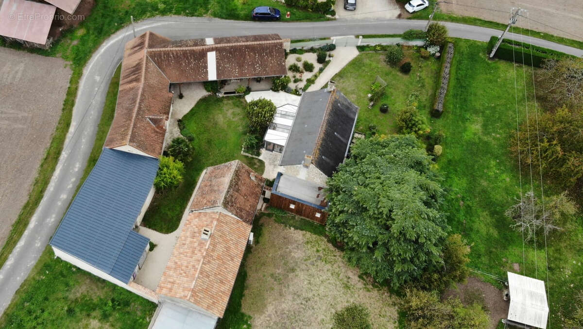 Maison à LA TOUR-SAINT-GELIN