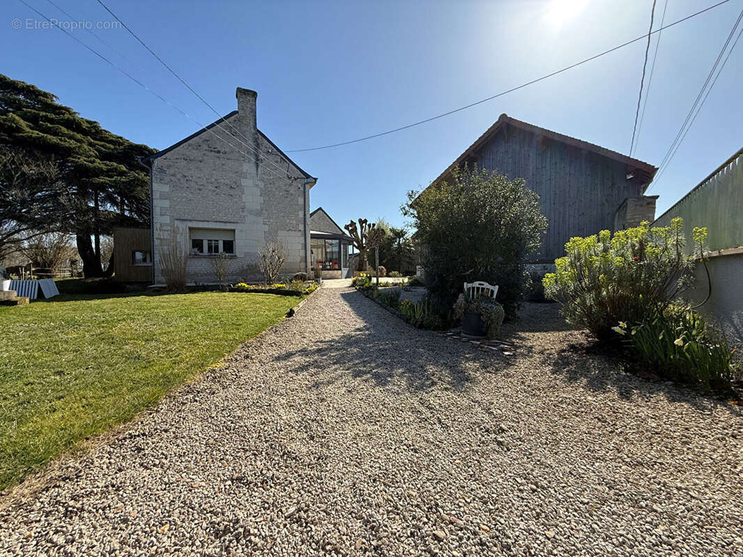 Maison à LA TOUR-SAINT-GELIN