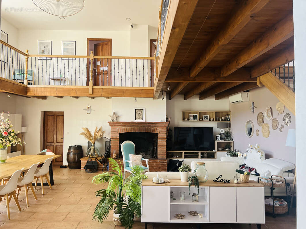 Commerce à POUCHARRAMET