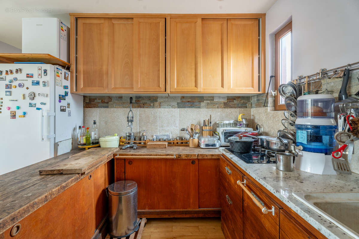 Commerce à MARSEILLE-4E