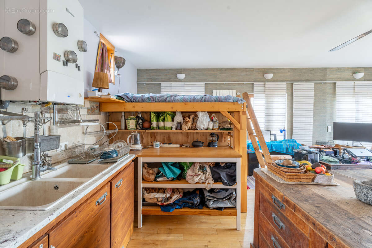 Commerce à MARSEILLE-4E