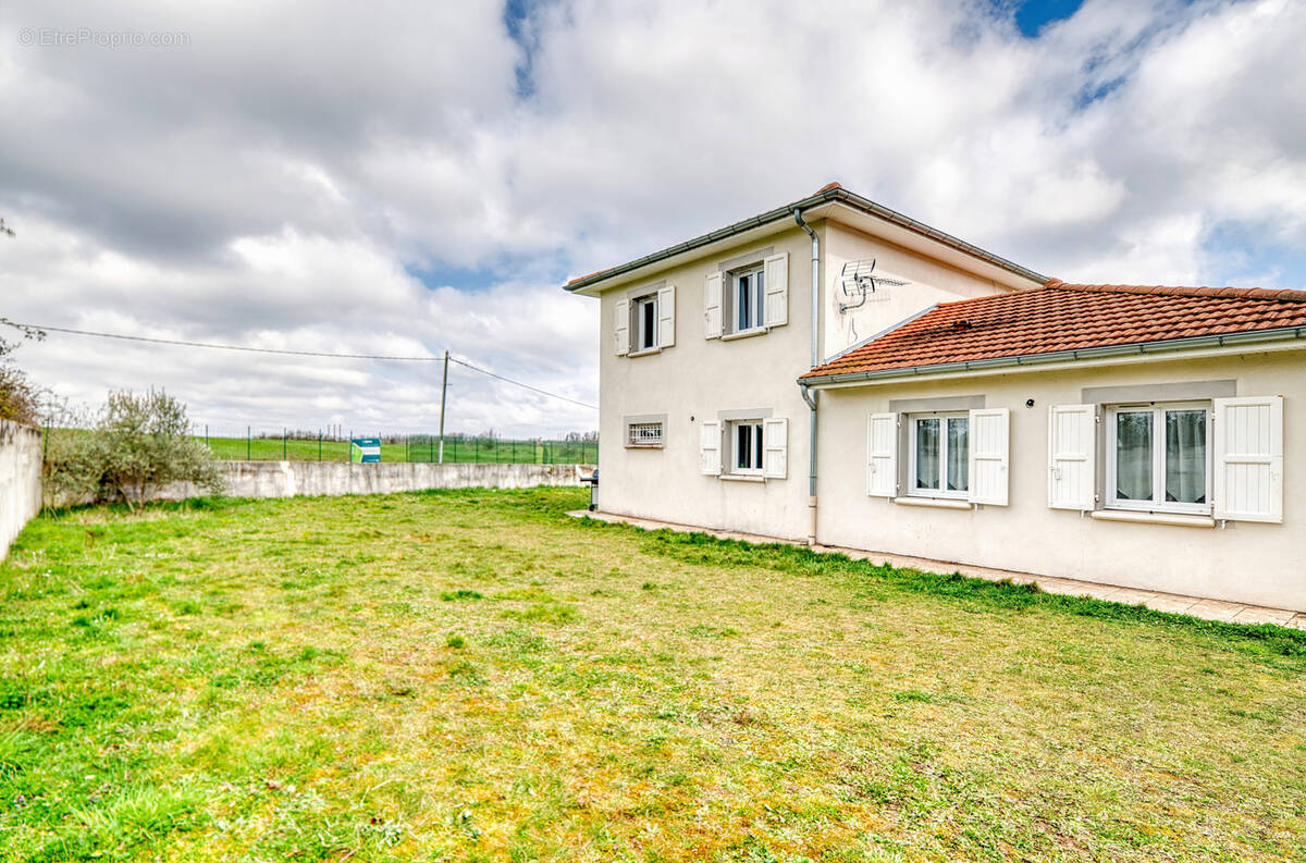 Maison à BONNEFAMILLE