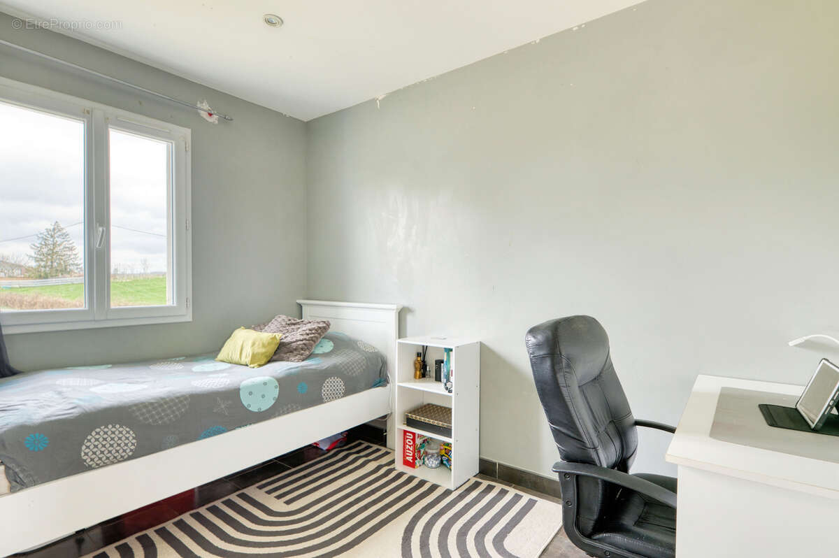 Maison à BONNEFAMILLE