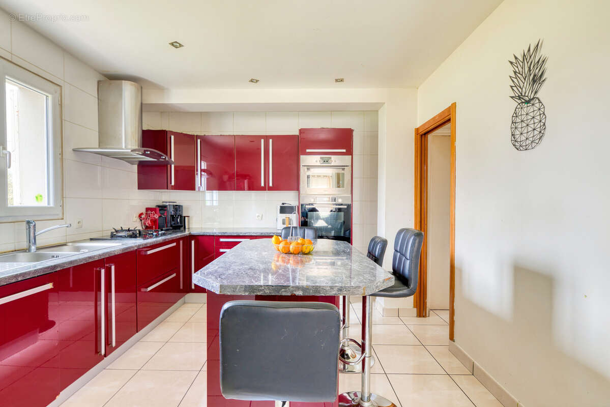 Maison à BONNEFAMILLE