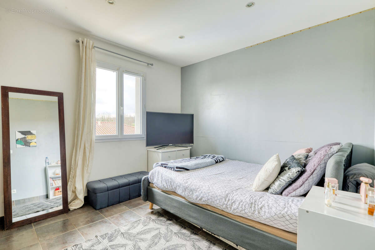 Maison à BONNEFAMILLE